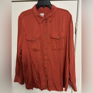 GUC Chicos Sandwashed Satin Button Down Pockets